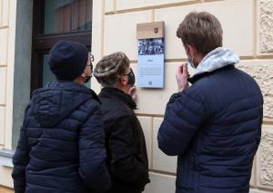 TABLE NA HIŠAH 05 FOTO LJUBO VUKELIČ